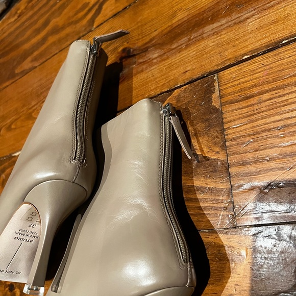 Black Suede Studio Jennifer Pointy Toe Bootie Fendi Leather, 37 EU (6.5 - 7 US) - Picture 10 of 14